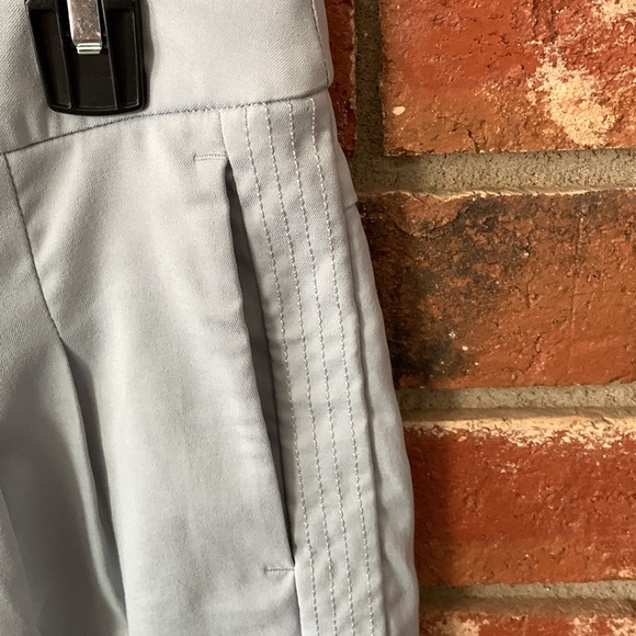 Nike Dri fit Gray Pleated Golf Athletic Midi Shorts - Picture 3 of 9